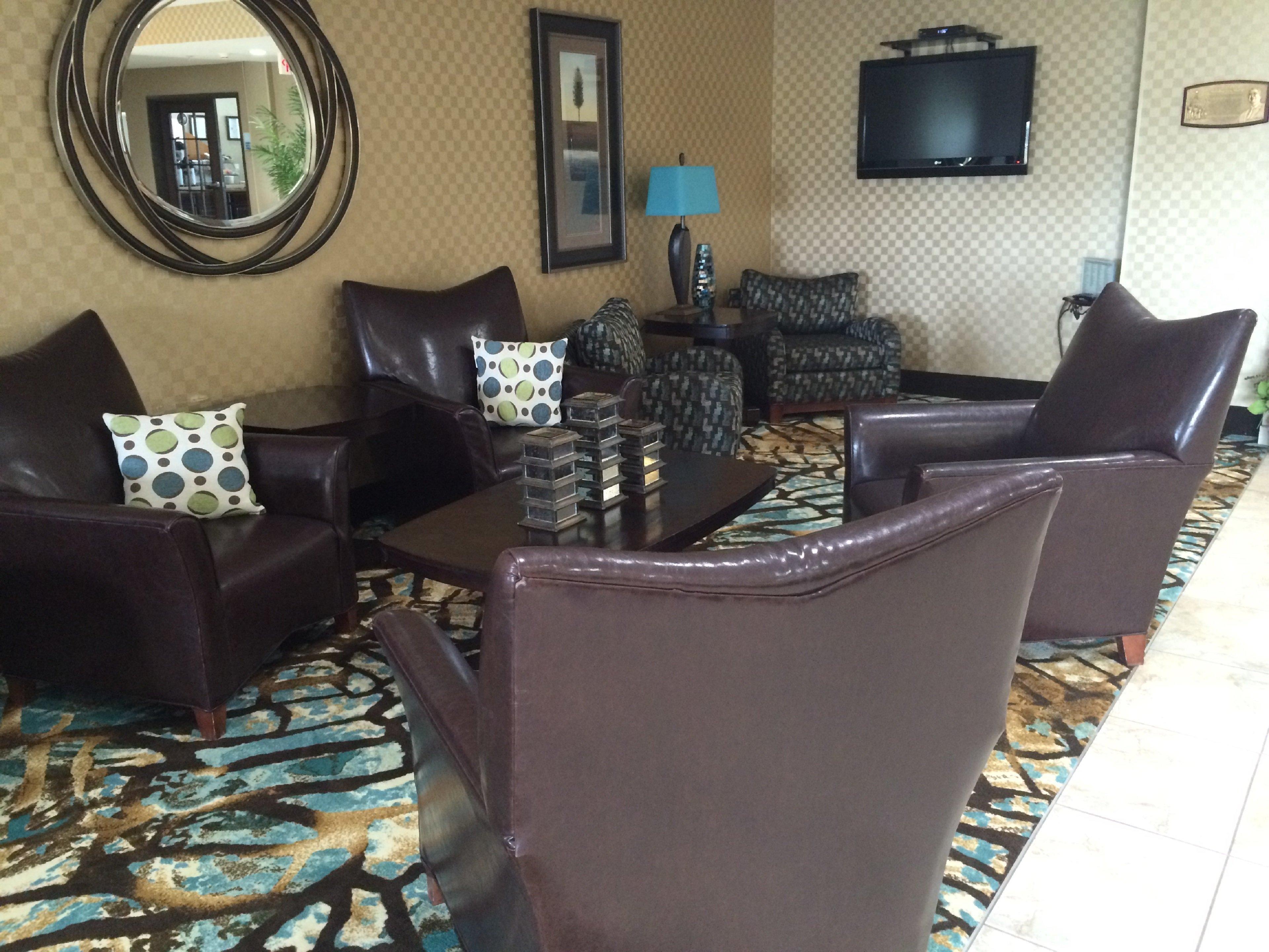 Holiday Inn Express Hotel & Suites Council Bluffs - Convention Center Area By Ihg Exterior photo