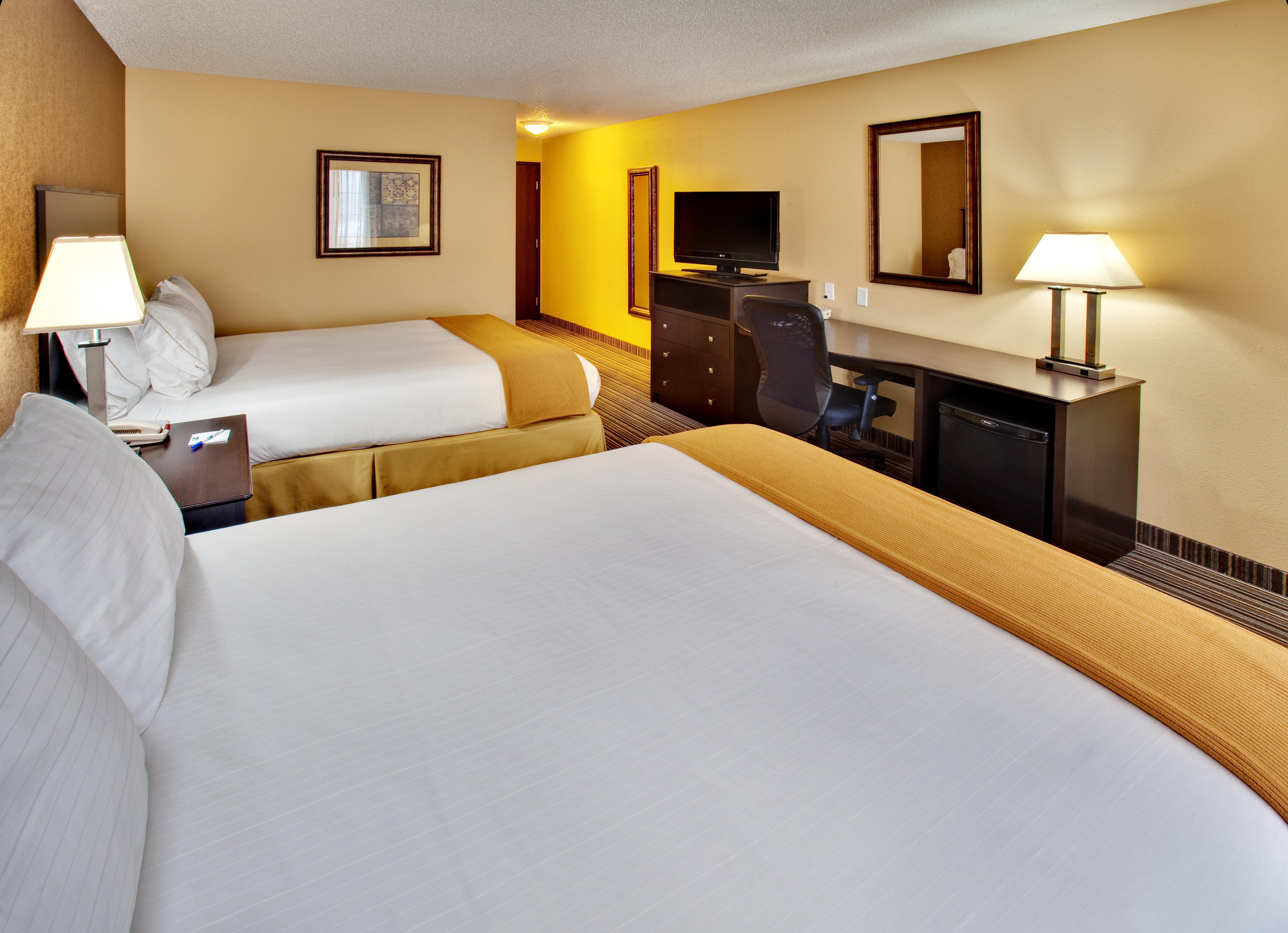 Holiday Inn Express Hotel & Suites Council Bluffs - Convention Center Area By Ihg Room photo