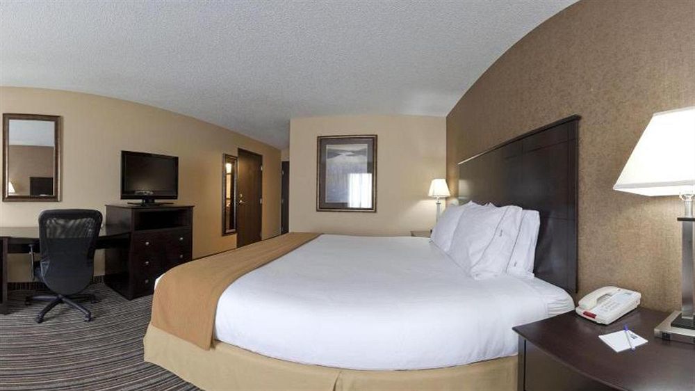 Holiday Inn Express Hotel & Suites Council Bluffs - Convention Center Area By Ihg Exterior photo